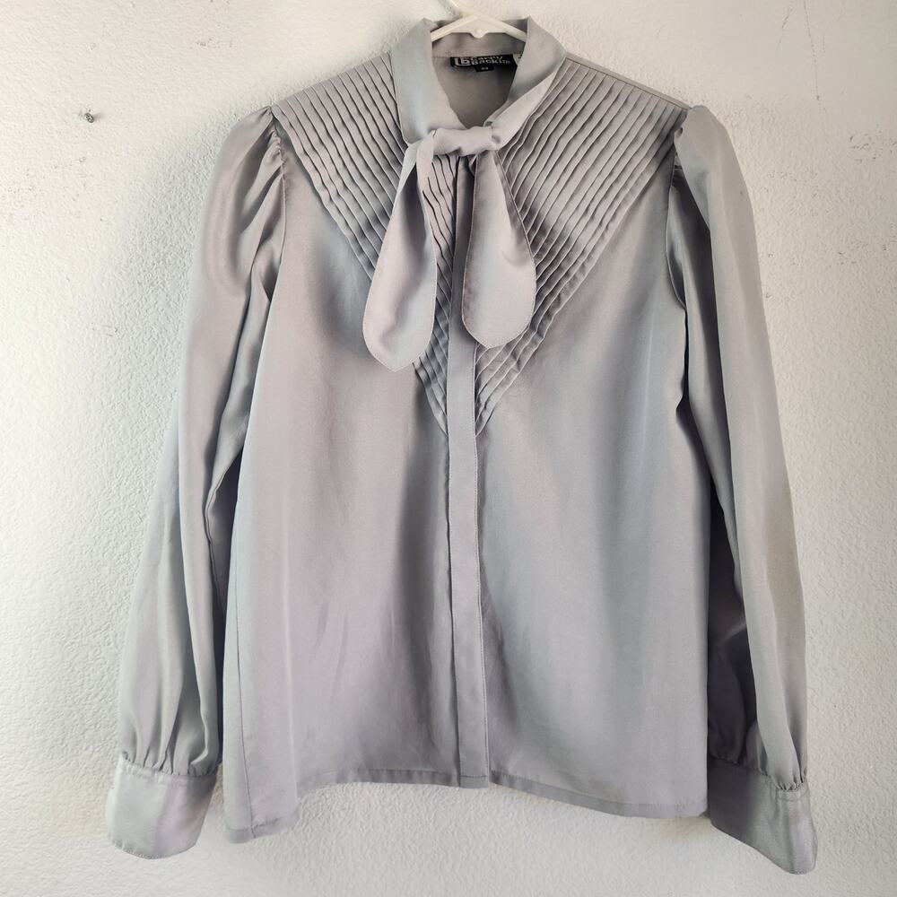 Vintage Carry Back Blouse in Gray Size 3/4 Neck Tie Pleated Long Sleeve Button
